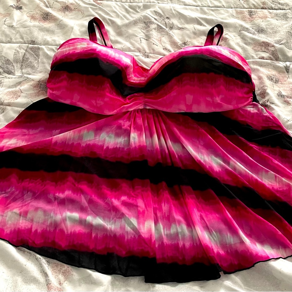 A Shore Fit tummy control waterfall pink black white tankini top size 24W summer